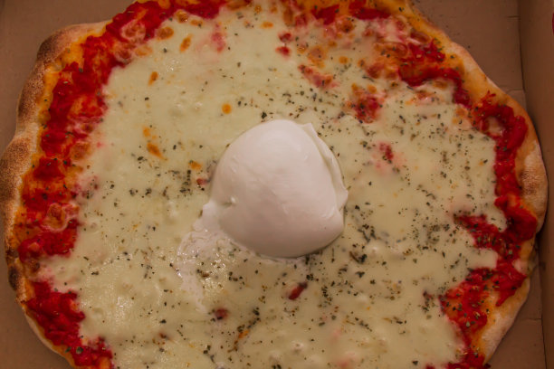 意大利披萨加马苏里拉奶酪图片下载