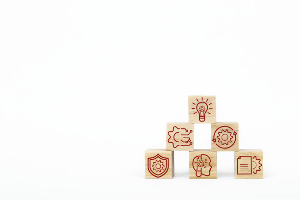 商业战略符号和工程概念的木方。图片下载