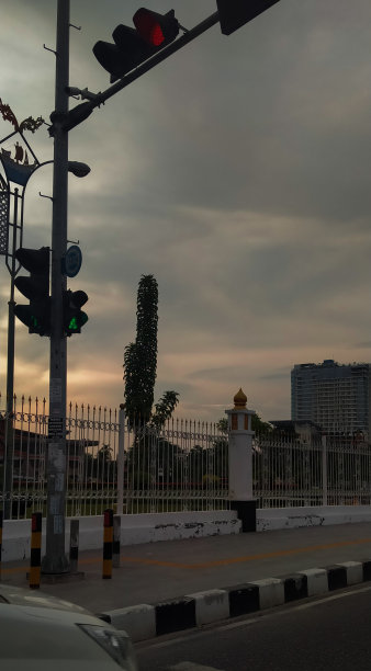 黄昏和道路图片下载