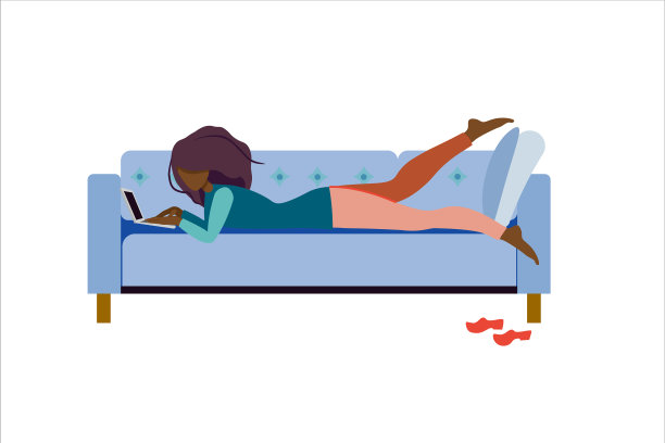 年轻的美国黑人妇女躺在沙发上图片下载