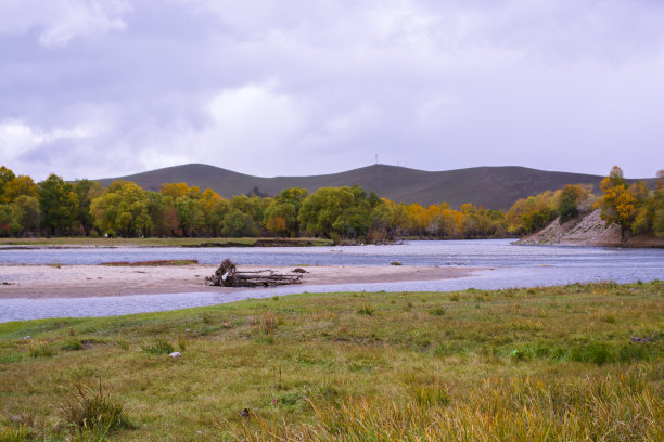 蒙古Gorkhi-Terelj国家公园的风景和景色。蒙古的秋天季节，美丽的秋天自然。图片下载