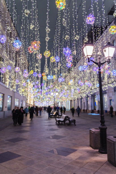 新年和圣诞节晚上的灯光装饰图片下载