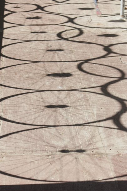 轮的阴影图片下载