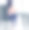 坐在桌子上的女人有电脑设计图片下载