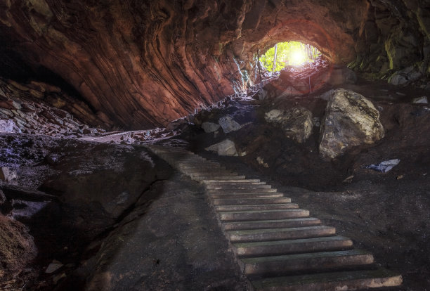 泰国Chaiyaphum的Kaew洞穴图片下载