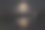 在罗马尼亚的阿拉德和穆列斯河，庆祝新年的缤纷烟花在午夜的天空中闪闪发光图片下载