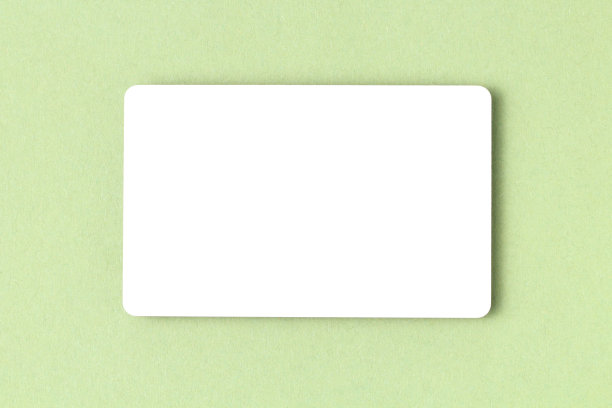 信用卡模板设计，白色背景，浅绿色路牌。平铺，俯视图，拷贝空间。图片下载