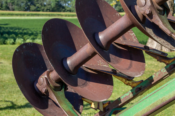 老式圆盘耙栽培农具图片下载
