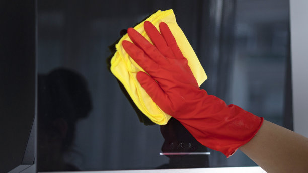 清洗时间，用黄色布清洗吸引器图片下载