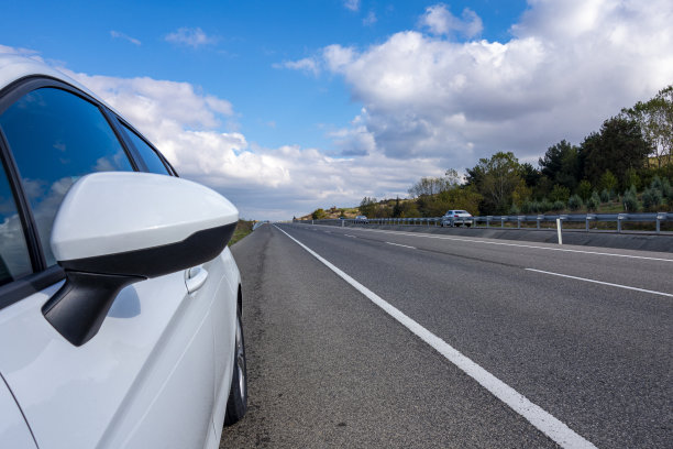 在高速公路上开车图片下载