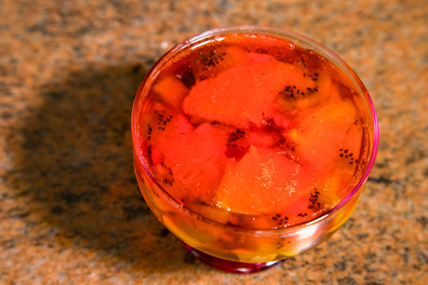 玻璃果冻食品从高角度拍摄图片下载