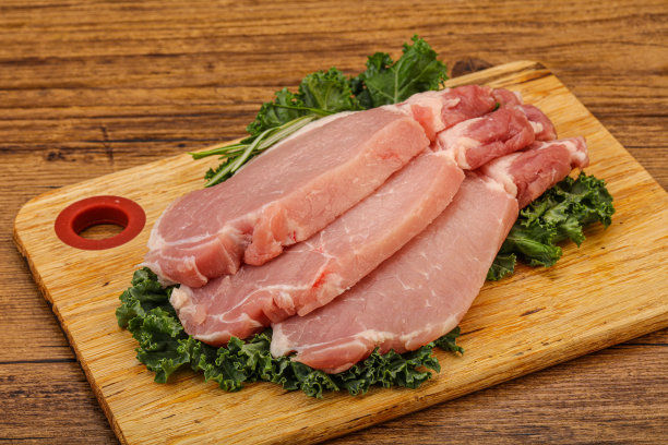 烹饪用的生猪肉排图片下载