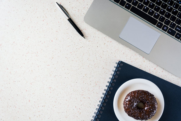 远程工作家庭办公室的桌面图片下载