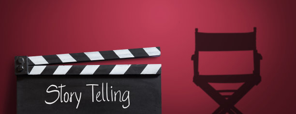故事讲述文本标题的电影石板和导演椅子图片下载