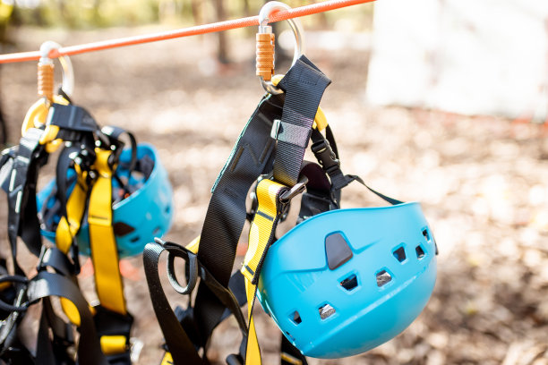 游乐园的登山装备图片下载
