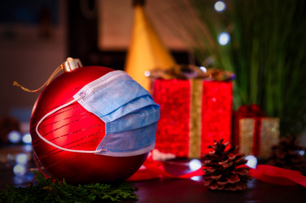 在庆祝活动中戴上防护面罩图片下载