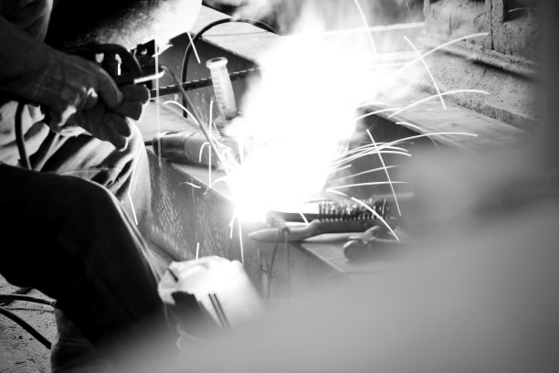 工人焊接图片下载