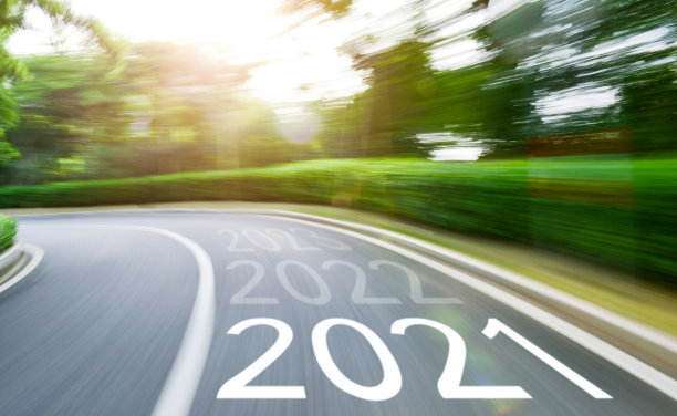 模糊道路与数字2021,2022,2023运动模糊图片下载