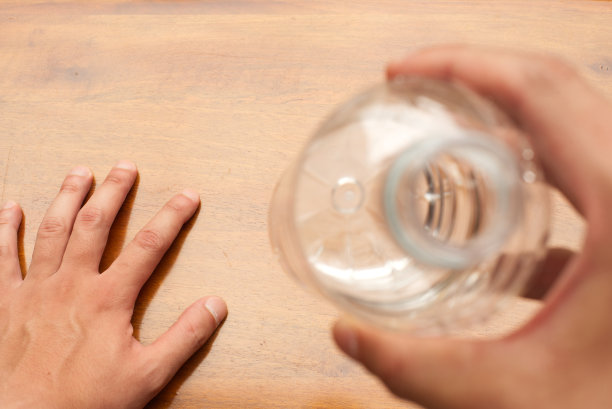 饮用水图片下载