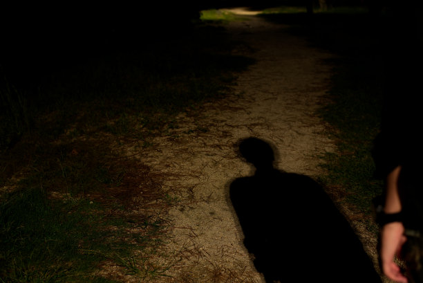 站的位置图片下载