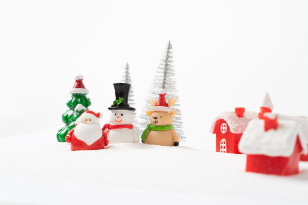 圣诞老人镇以雪为背景图片下载