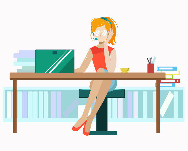 这个女孩用笔记本电脑和耳机远程工作图片下载