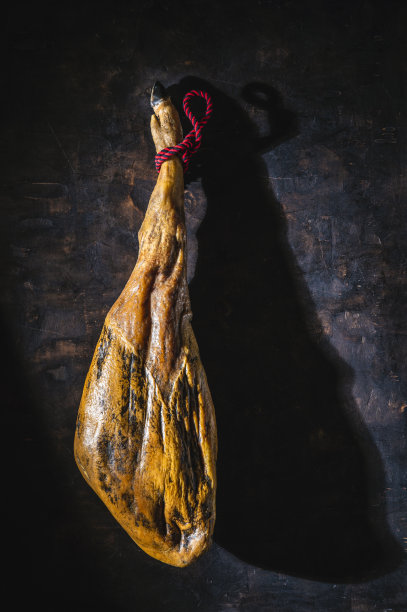 伊比利亚火腿伊比利亚火腿腿黑蹄整个伊比利亚火腿在穆迪的背景图片下载