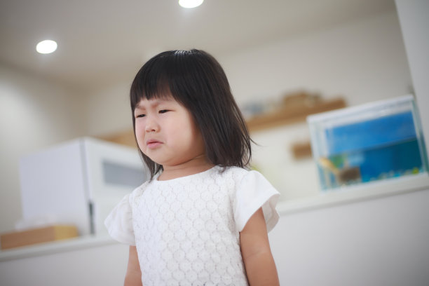 女孩哭了图片下载