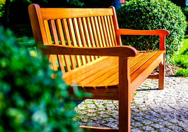 公园里的旧长椅图片下载