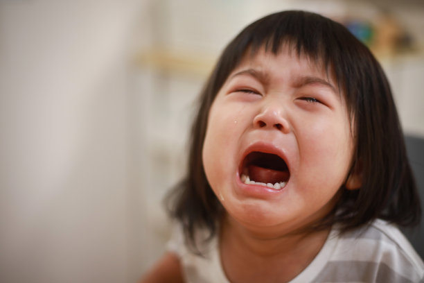 女孩哭了图片下载