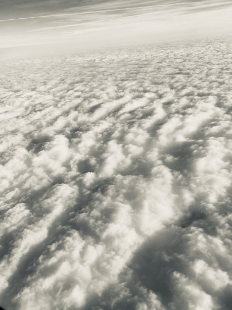 在云里图片下载