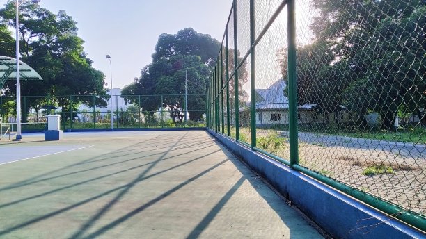 早上在网球场图片下载