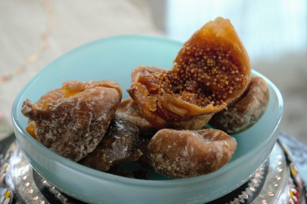 无花果是一种营养价值很高的强身水果。图片下载