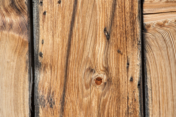 天然棕色谷仓木墙。墙面纹理背景图案图片下载