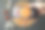 用手机拍摄披萨。披萨与配料在一个石头桌上俯视图。图片下载