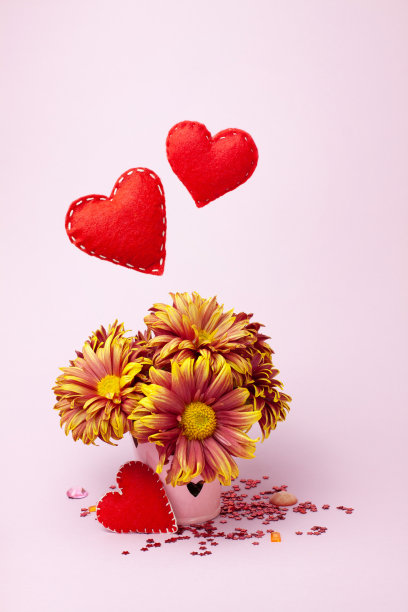 祝贺的概念为快乐的生日，情人节，母亲节或其他事件。图片下载