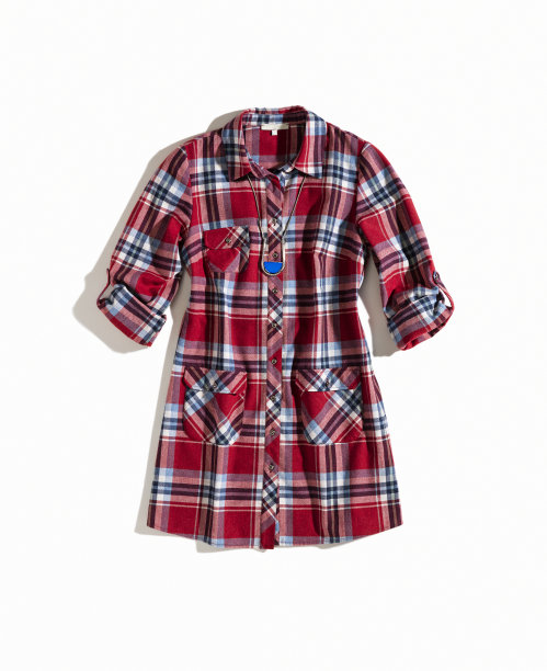 格子衬衫与项链孤立的白色背景图片下载