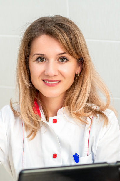 年轻女医生的肖像图片下载