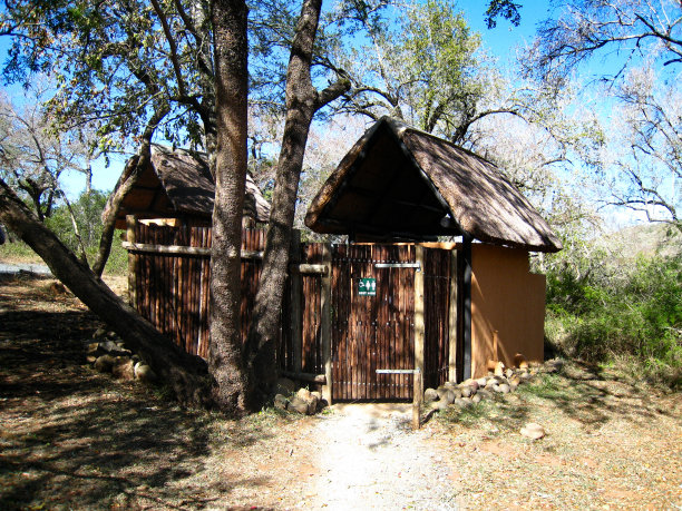 野生动物园厕所图片下载