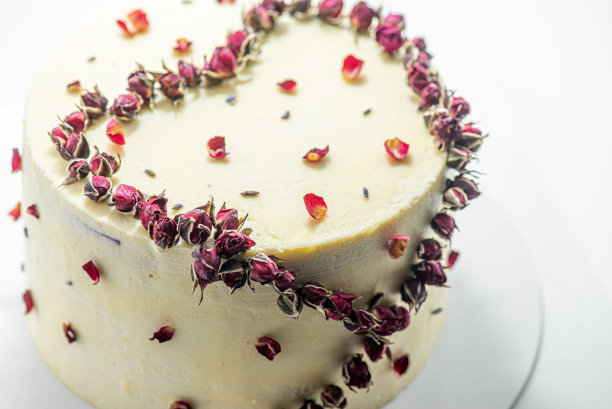 庆祝婚礼或生日聚会的美味蛋糕图片下载