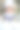 在寒冷的冬日里，穿着冬装的漂亮女孩对着镜头微笑。图片下载