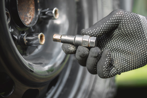 轮胎工人。图片下载