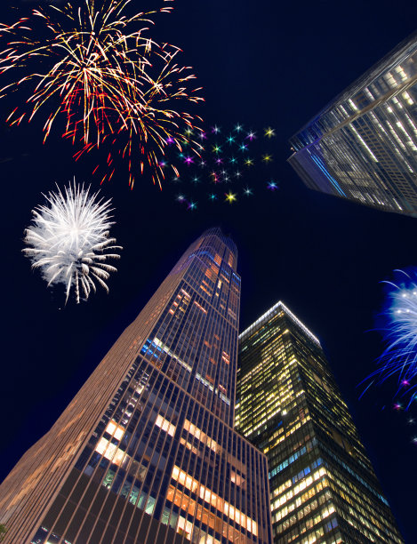 纽约市上空的2021年新年焰火。图片下载