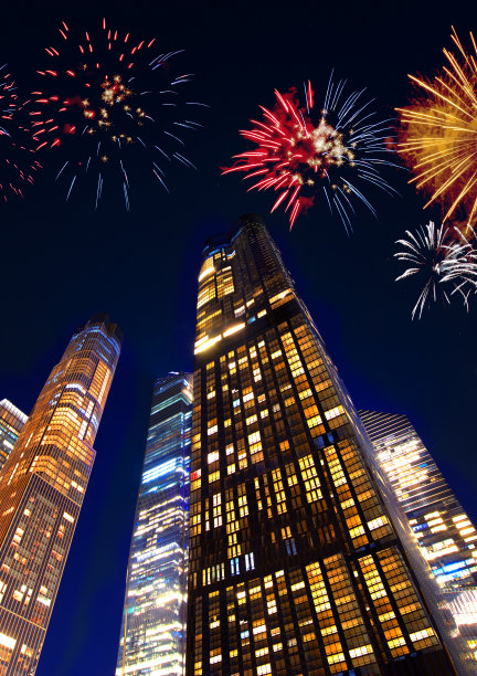 纽约市上空的2021年新年焰火。图片下载