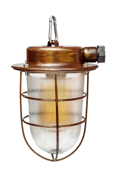 旧的工业灯笼孤立在白色上。图片下载