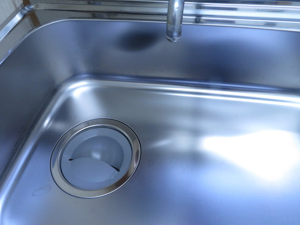 闪闪发光的厨房水槽图片下载