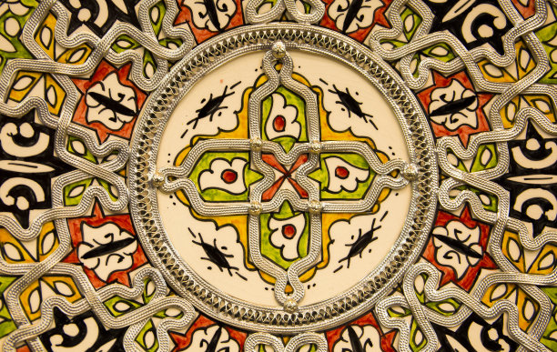 复杂，精细，华丽的马赛克瓷砖工作在非斯，摩洛哥图片下载