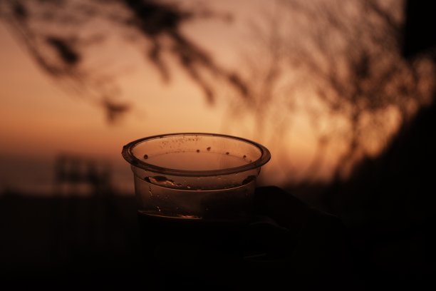 背景模糊的日落风景图片下载