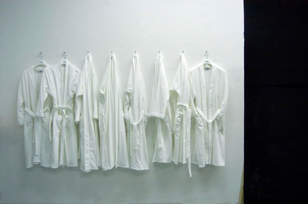 刚洗干净的衣服图片下载