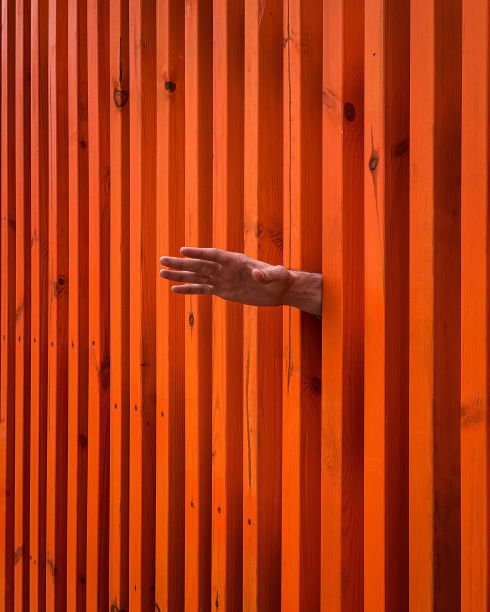 逃离的手图片下载